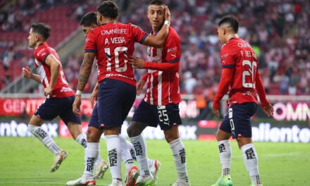 ‘Piojo’ Alvarado le da el triunfo a las Chivas y siguen de Superlíderes