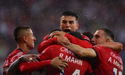 LA CHIVAS GANAN EL CLÁSICO TAPATÍO CON GOLEADA